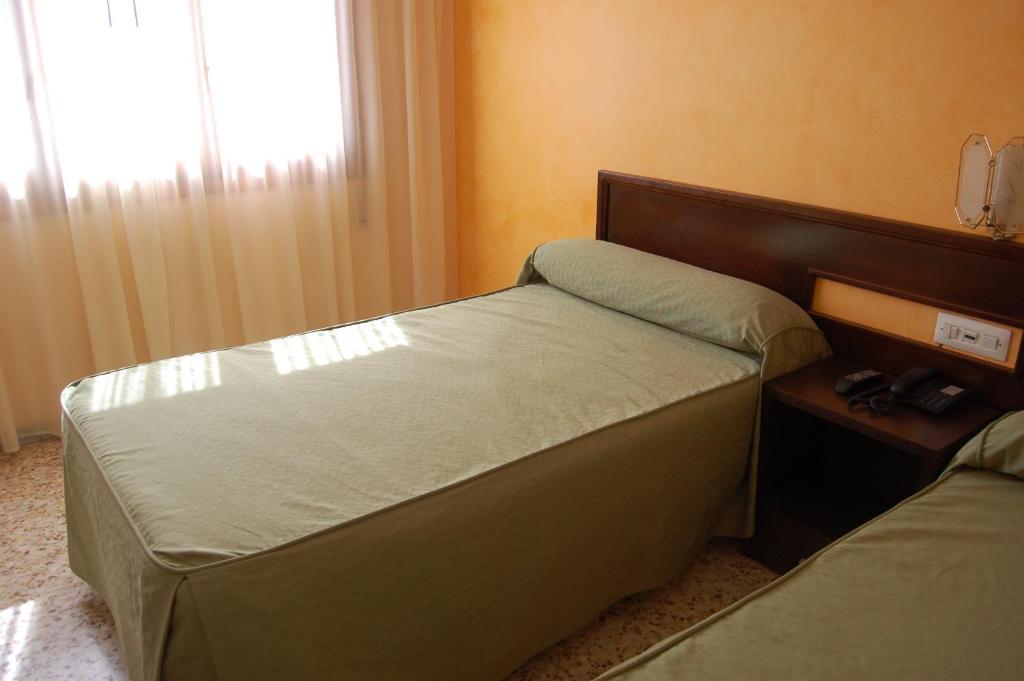 Hotel Balfagón Calanda Habitación foto